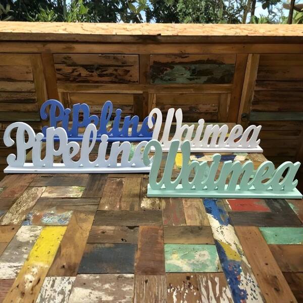 Pipeline Waimea Signs